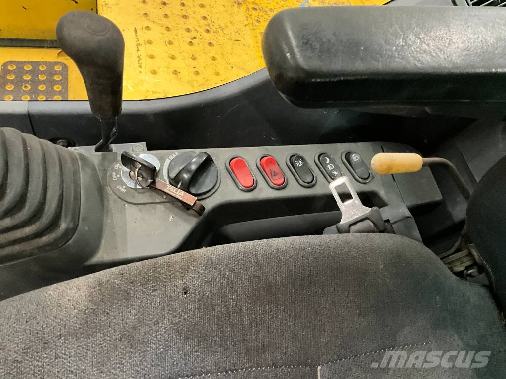 Komatsu PW 118 MR-8 Mobilbagger