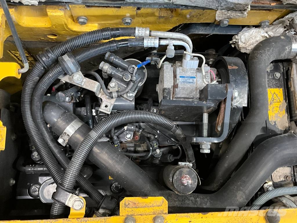 Komatsu PW 118 MR-8 Mobilbagger