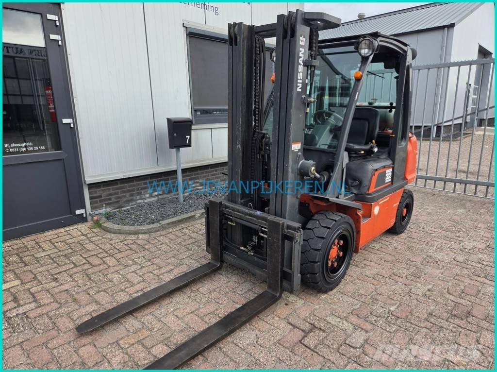 Nissan UGD02A32PQ 3.2t LPG triplex4.3m+sideshift+215cm Propan trucker