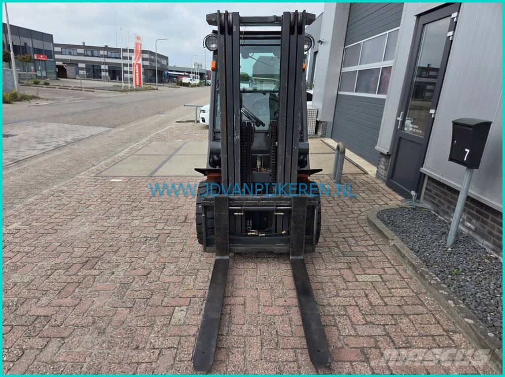 Nissan UGD02A32PQ 3.2t LPG triplex4.3m+sideshift+215cm Propan trucker