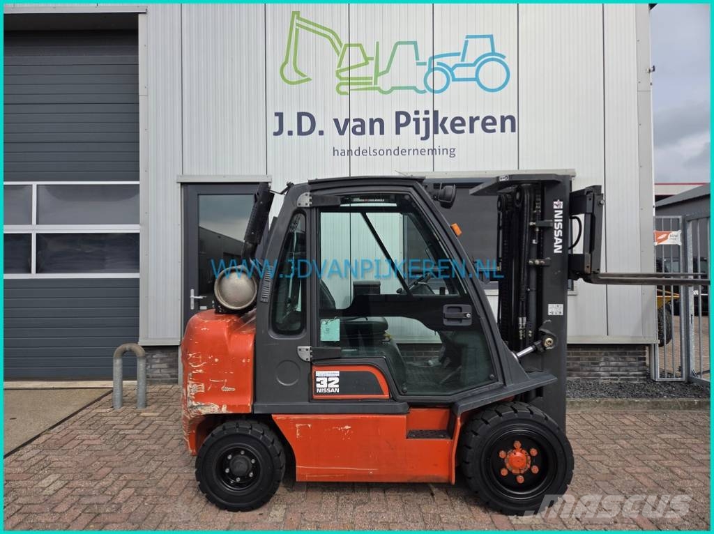 Nissan UGD02A32PQ 3.2t LPG triplex4.3m+sideshift+215cm Propan trucker