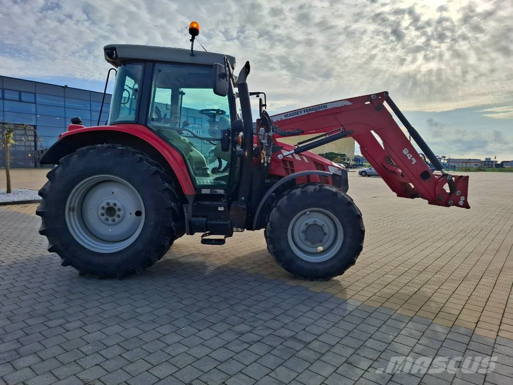 Massey Ferguson 5610 Трактори