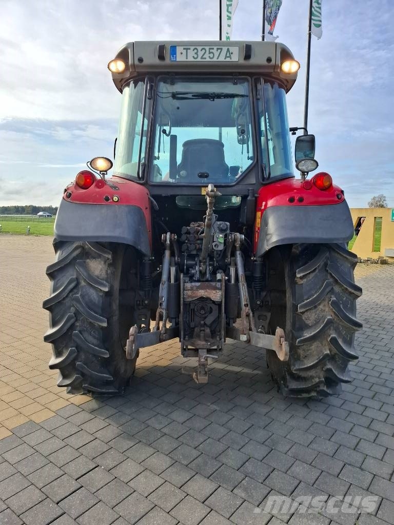 Massey Ferguson 5610 Трактори