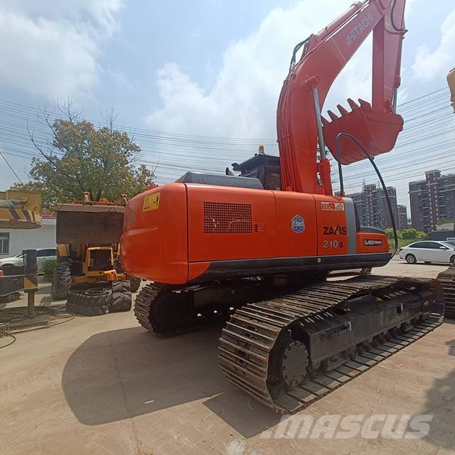 Hitachi 210LC 履带挖掘机