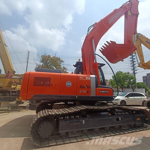 Hitachi 210LC 履带挖掘机