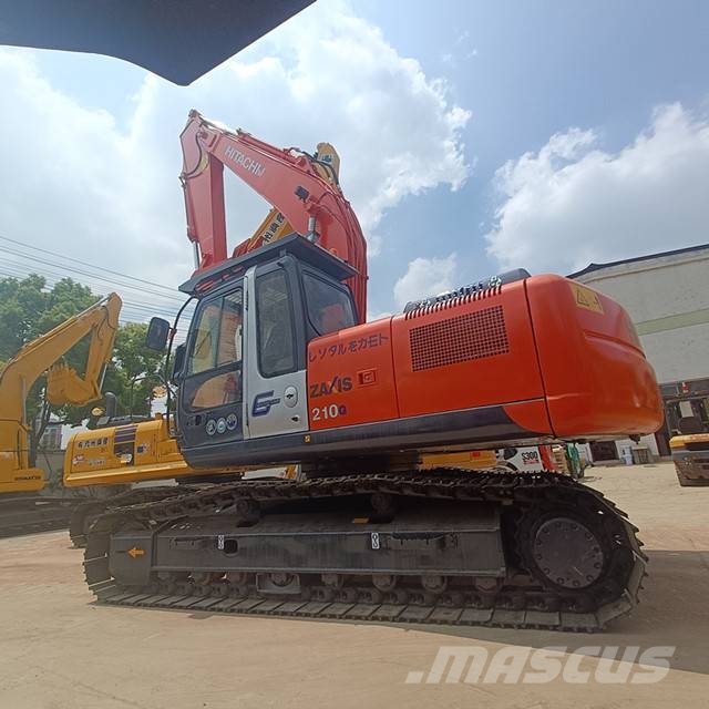 Hitachi 210LC 履带挖掘机