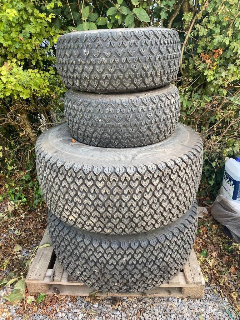 Massey Ferguson TURF WHEELS & TYRES Kompakttraktor-tillbehör