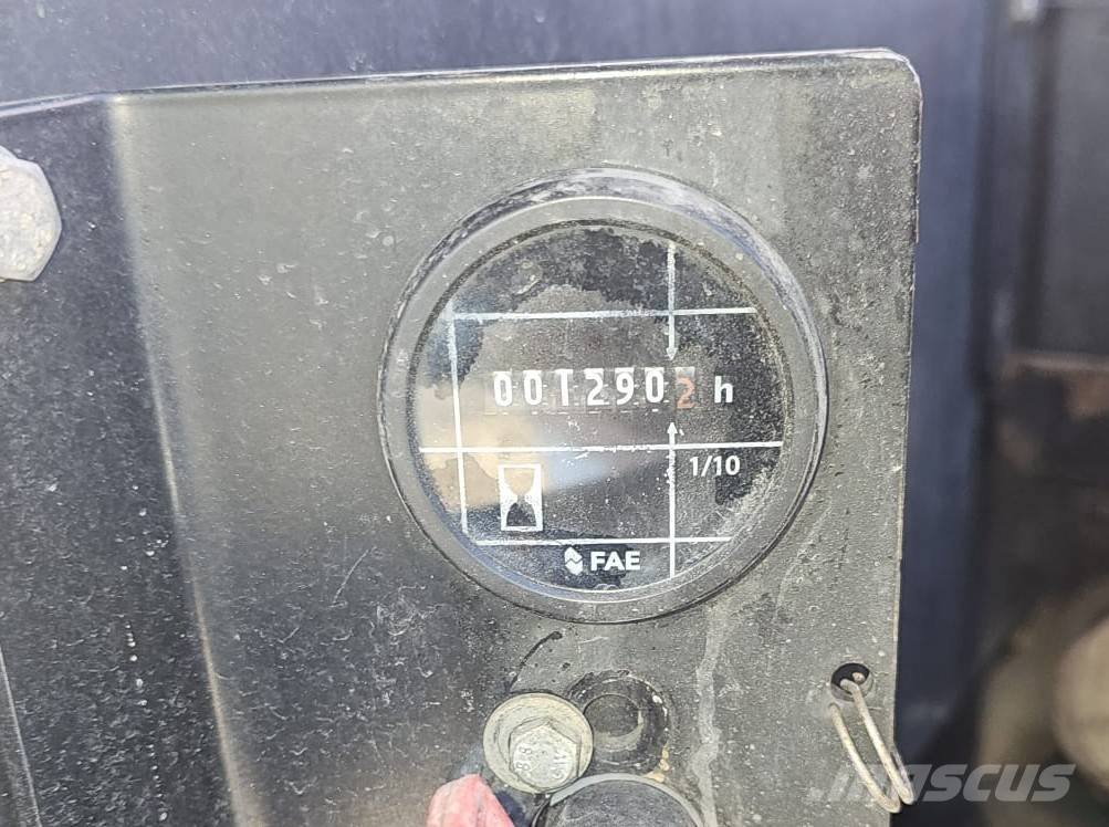 Dynapac CC 122 مداحل ثنائية الاسطوانة