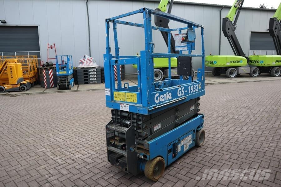 Genie GS1932 Electric, Working Height 7.8 m, 227kg Capac Sakselifter