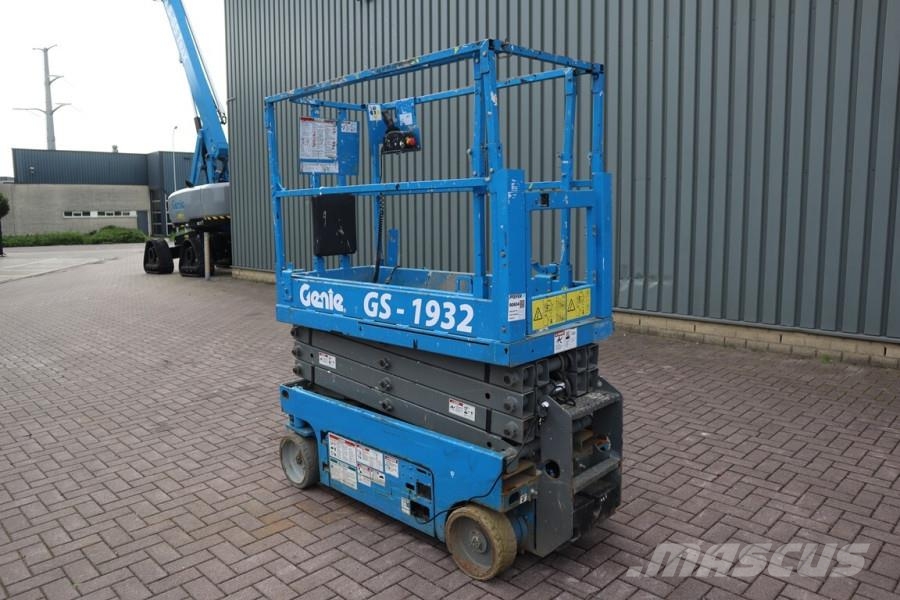 Genie GS1932 Electric, Working Height 7.8 m, 227kg Capac Sakselifter