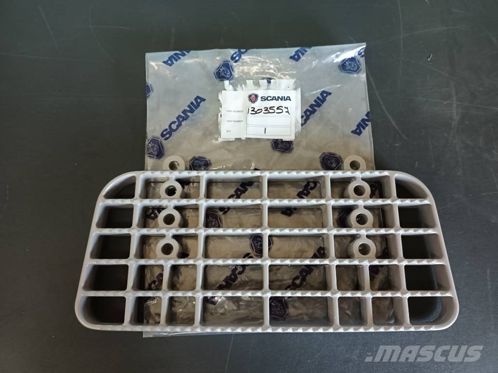 Scania STEP PLATE 1303557 섀시 및 서스펜션