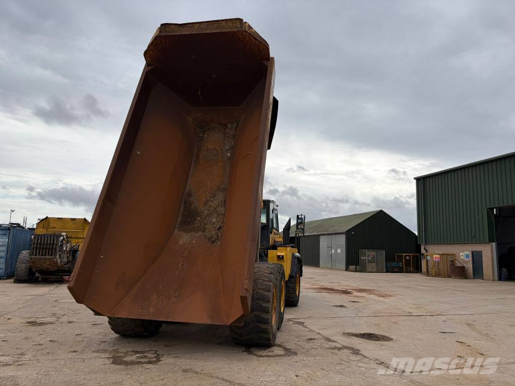 Komatsu HM 300-2 Kloubové dempry