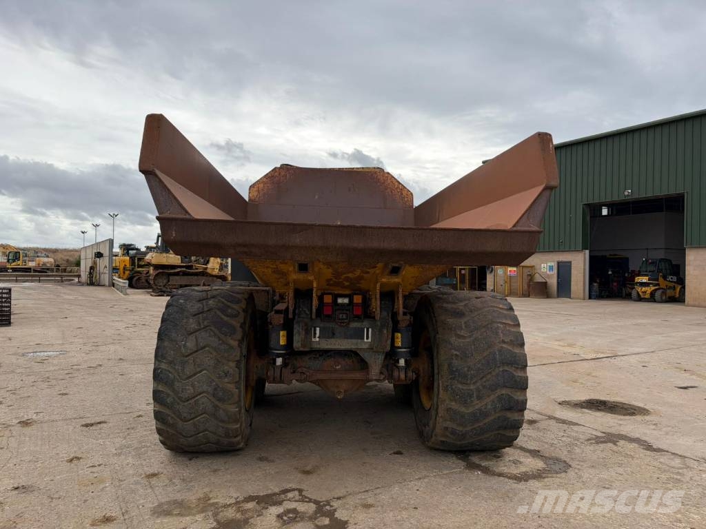 Komatsu HM 300-2 Kloubové dempry