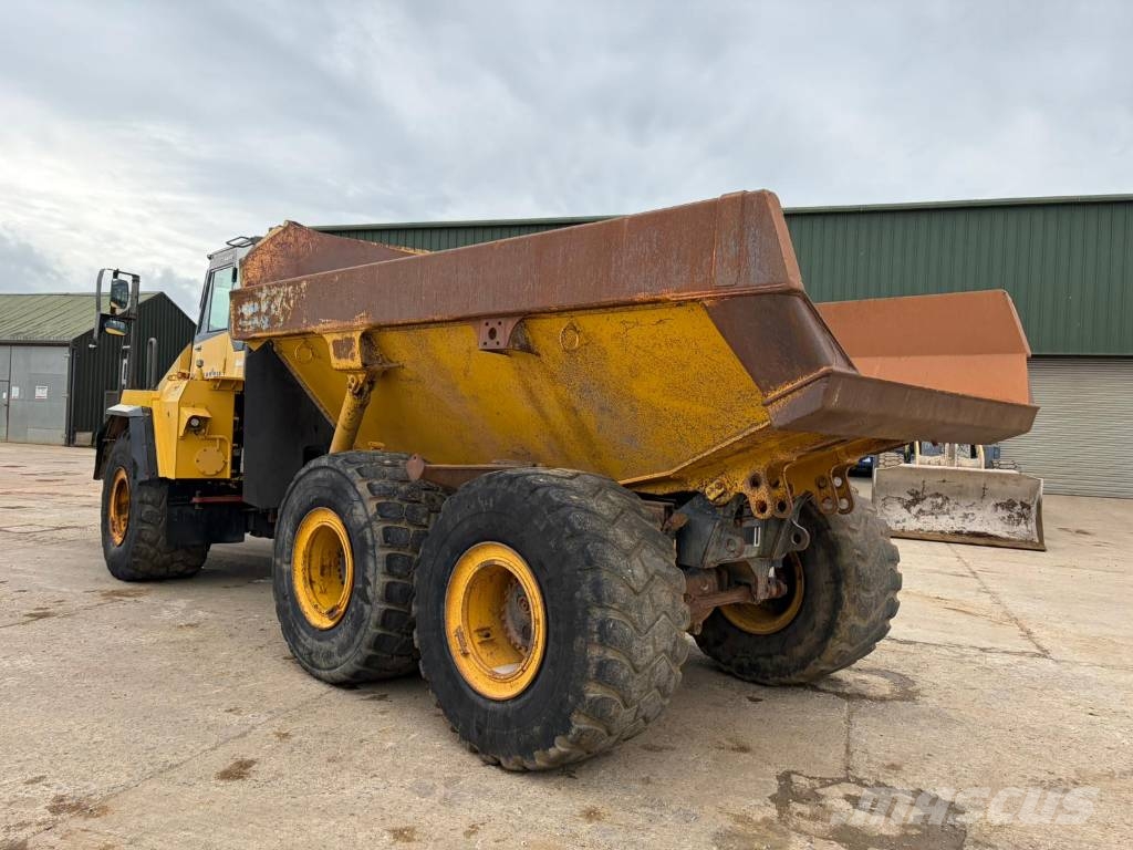 Komatsu HM 300-2 Kloubové dempry