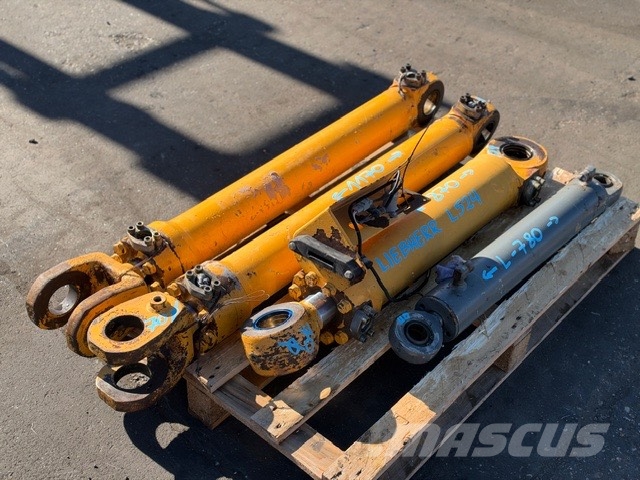 Liebherr L 524 USED HYDRAULIC CYLINDER COMPLET Гідравліка