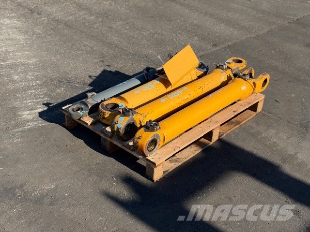 Liebherr L 524 USED HYDRAULIC CYLINDER COMPLET Гідравліка