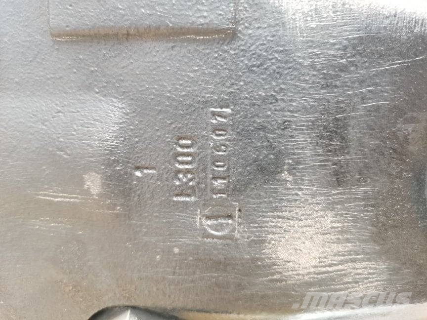 Merlo P 34.7 {Rexroth A10V} hydraulic pump Hydraulics