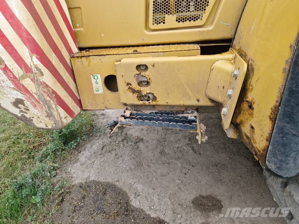 CAT CAT966H Kolové nakladače