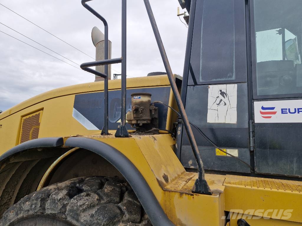 CAT CAT966H Kolové nakladače