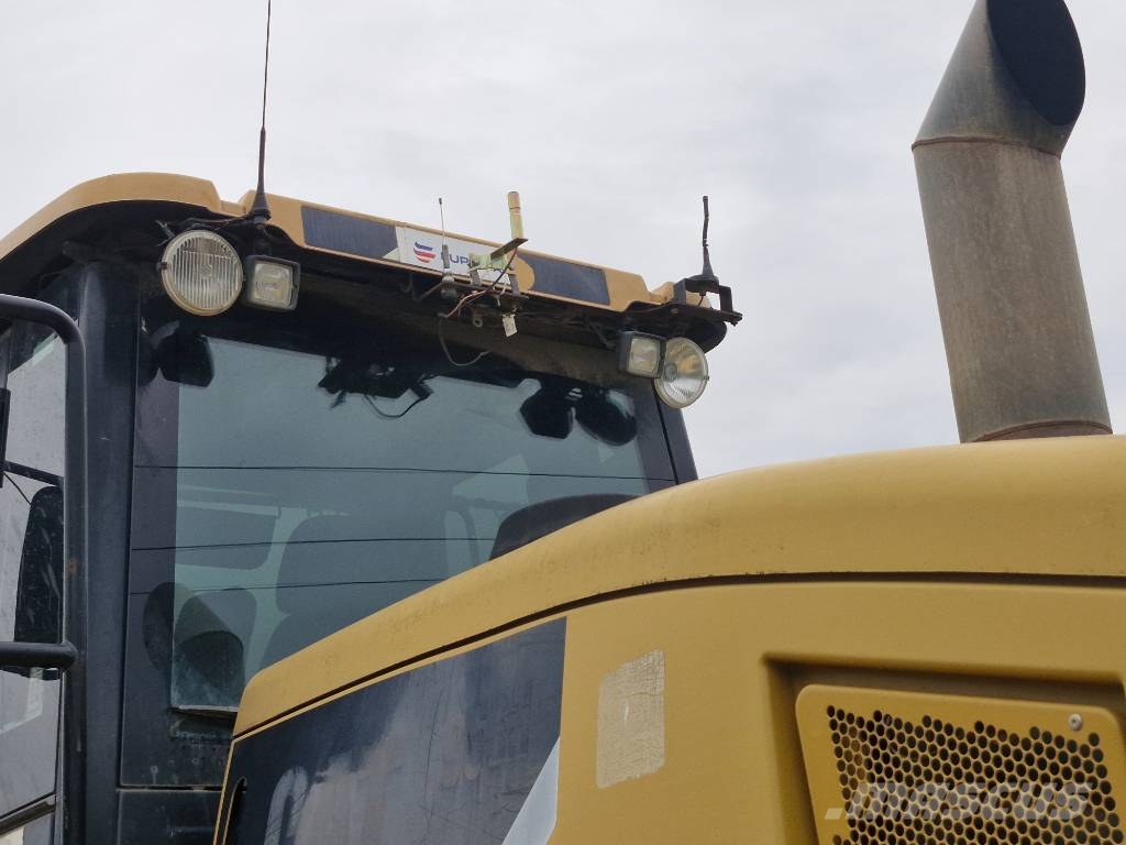 CAT CAT966H Kolové nakladače
