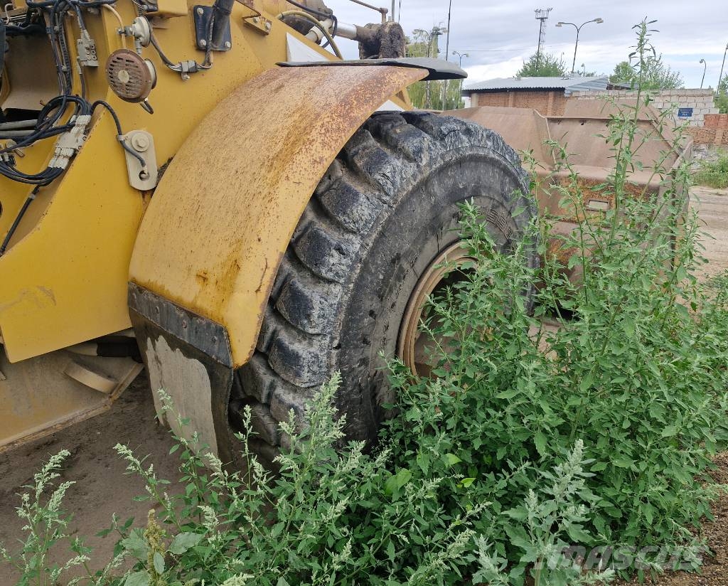 CAT CAT966H Kolové nakladače