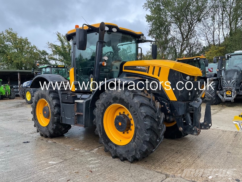 JCB Fastrac 4220 الجرارات