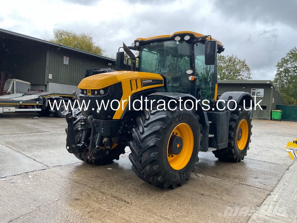 JCB Fastrac 4220 الجرارات