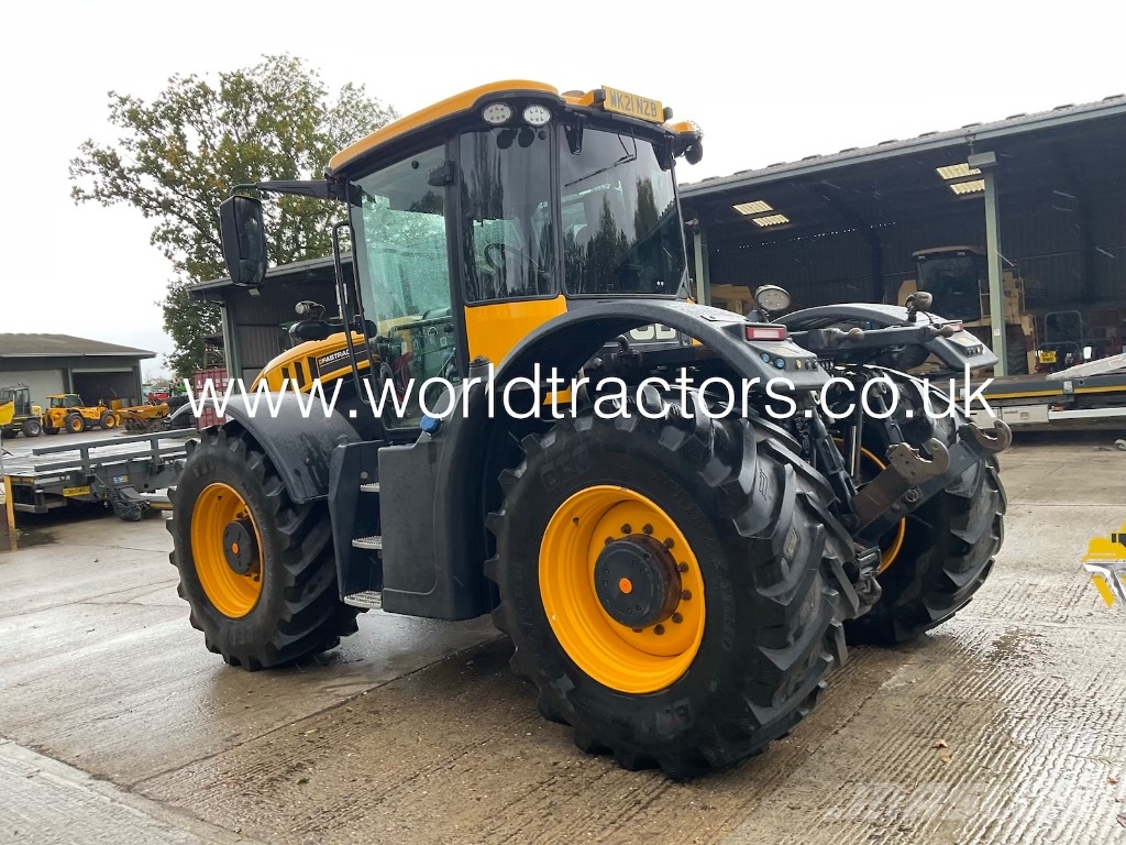 JCB Fastrac 4220 الجرارات