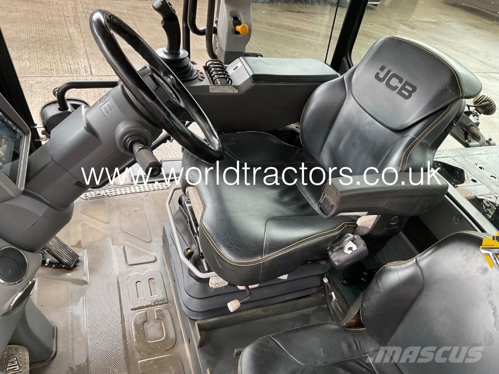 JCB Fastrac 4220 الجرارات