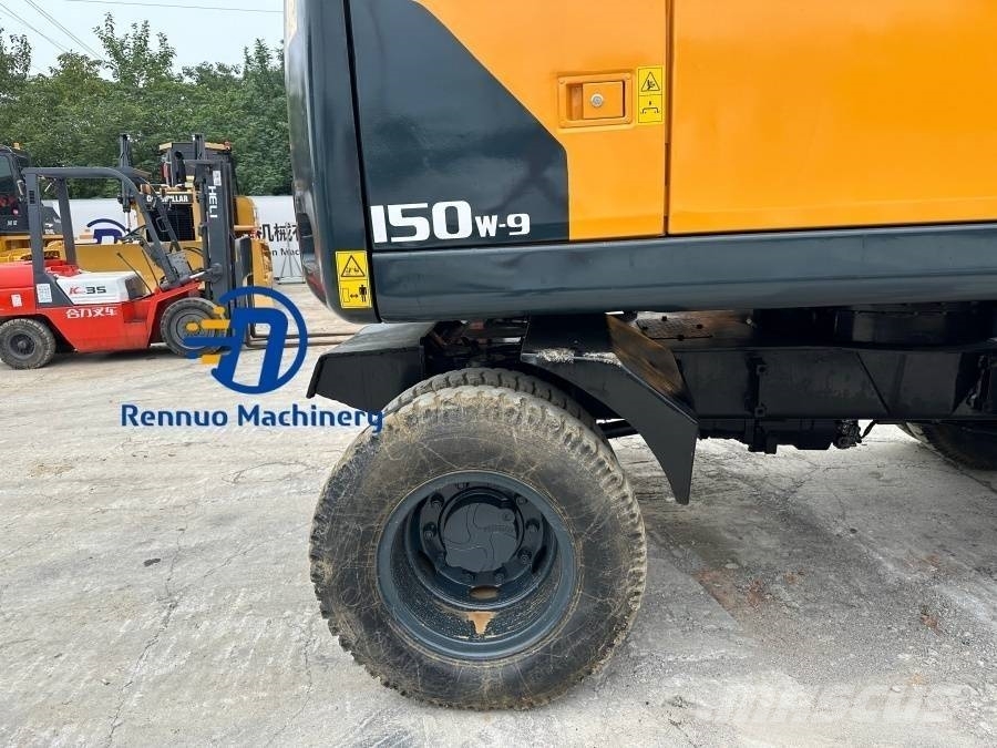 Hyundai 150W-9 Wheeled excavators