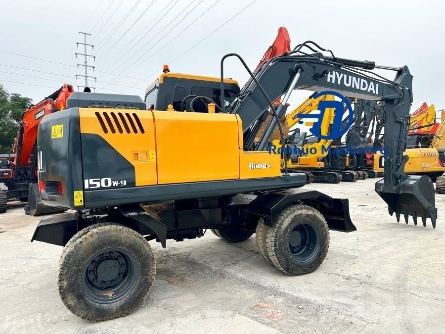 Hyundai 150W-9 Wheeled excavators