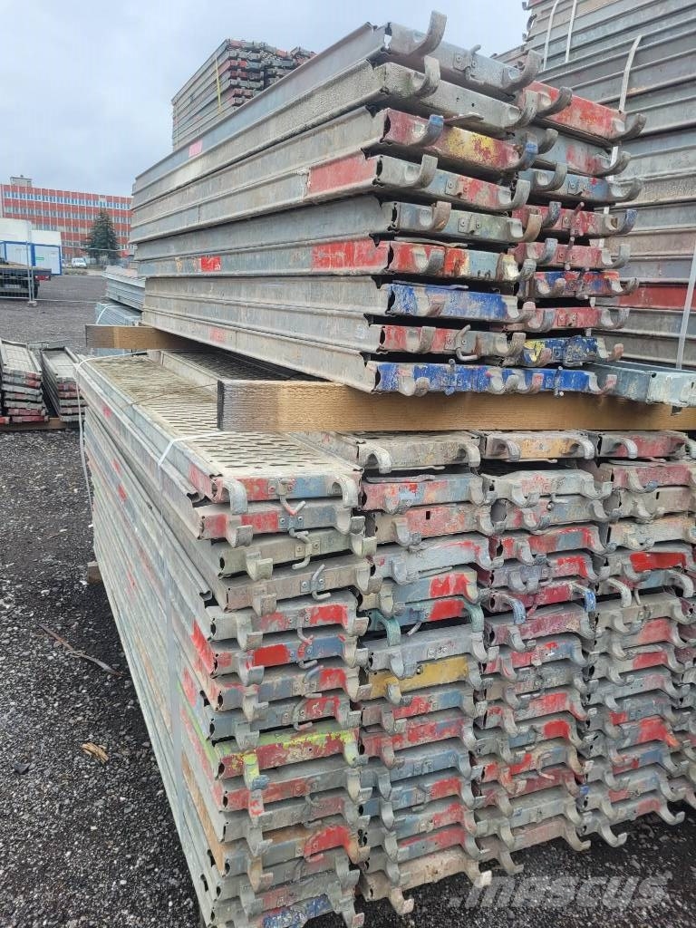 Altrad Plettac Contur 943 tonnes معدات سقالات
