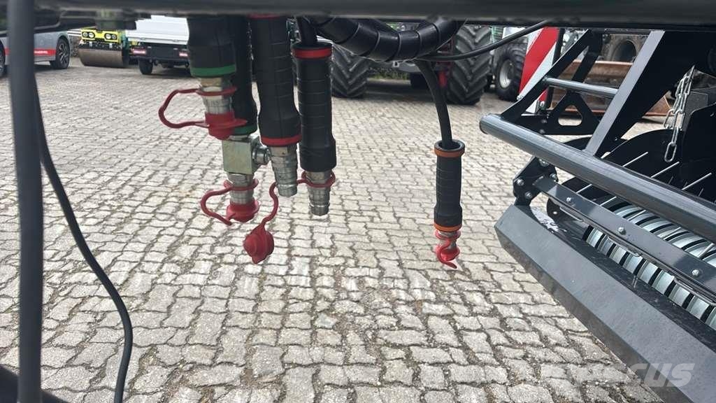 Deutz-Fahr Fixmaster 330 Opticut 14 محزمات مستديرة