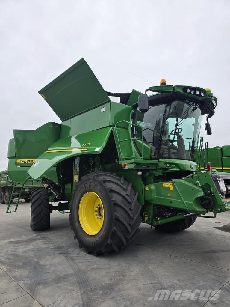 John Deere S670 Derliaus nuėmimo kombainai