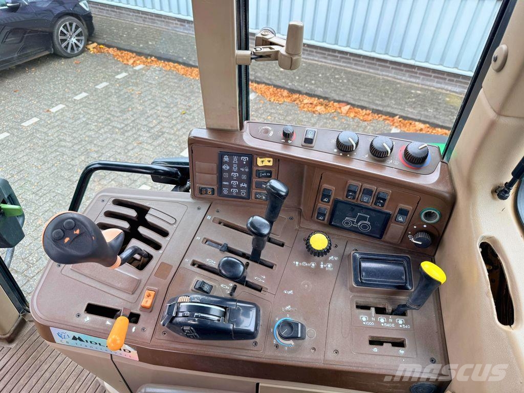 John Deere 6920 PowrQuad Tractoren