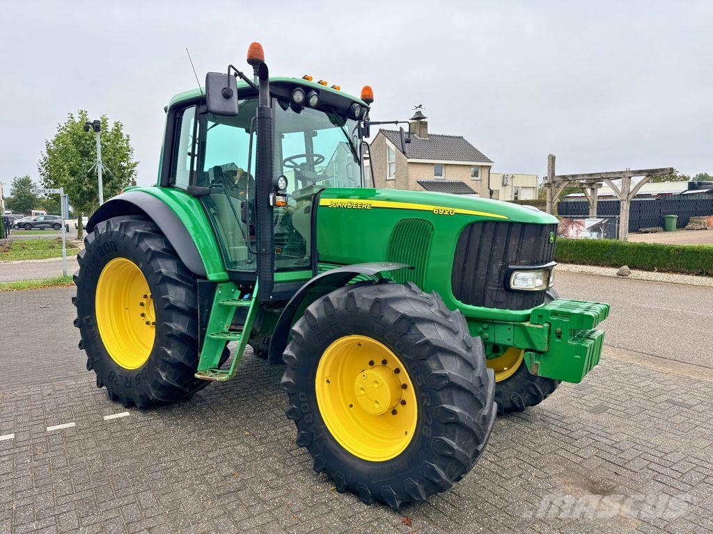 John Deere 6920 PowrQuad Tractoren