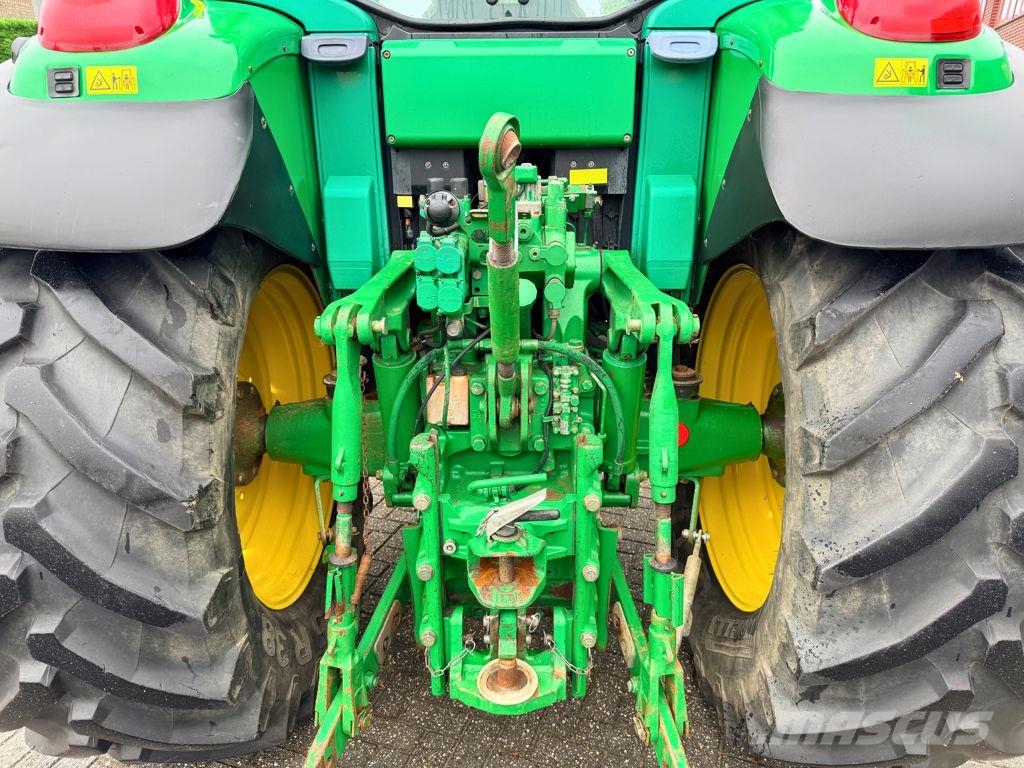 John Deere 6920 PowrQuad Tractoren
