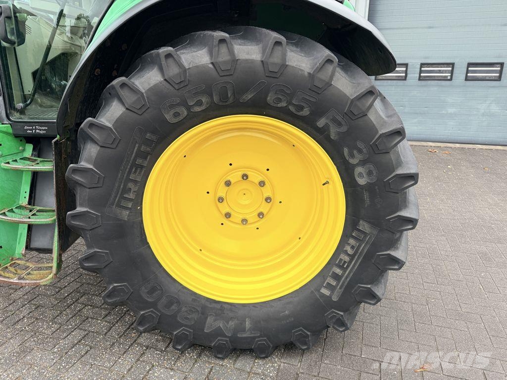 John Deere 6920 PowrQuad Tractoren