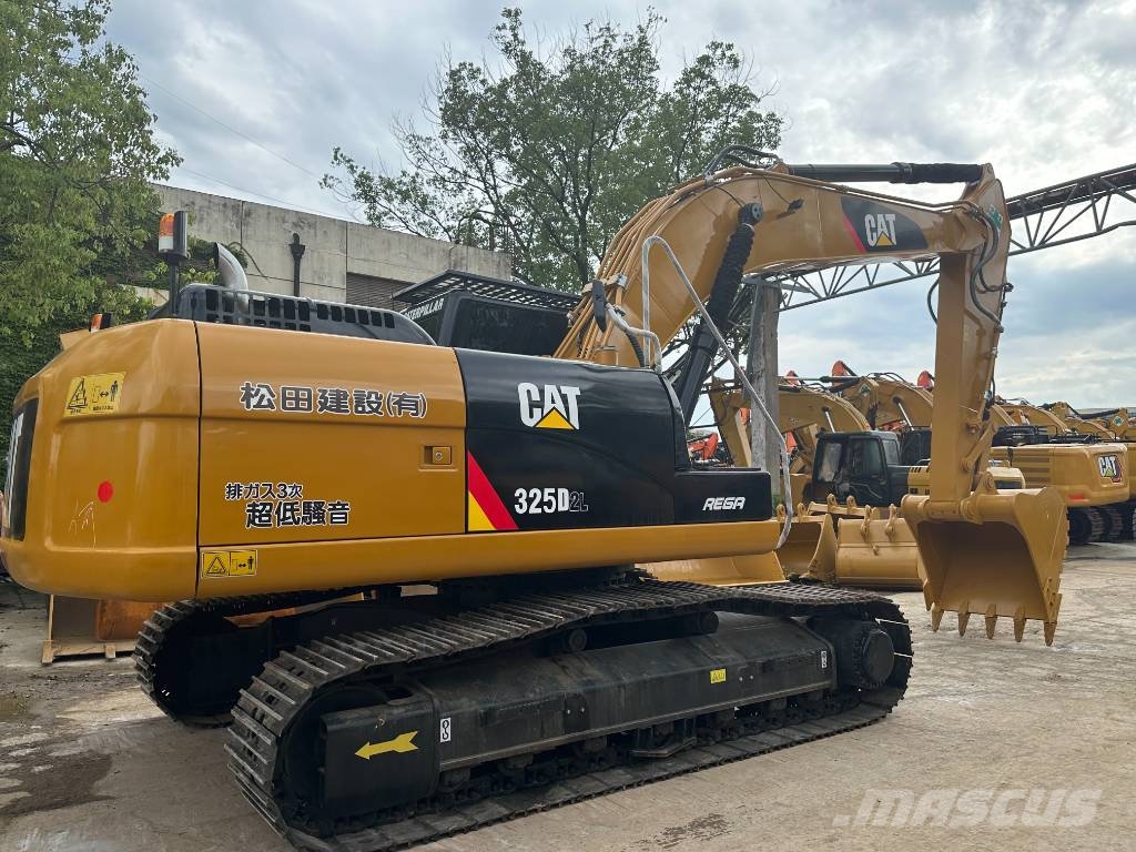 CAT 325D2L 3000 units excavators in stock Raupenbagger