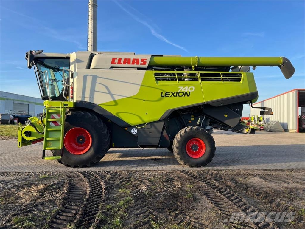 CLAAS Lexion 740 Tier 4 Combine de secerat