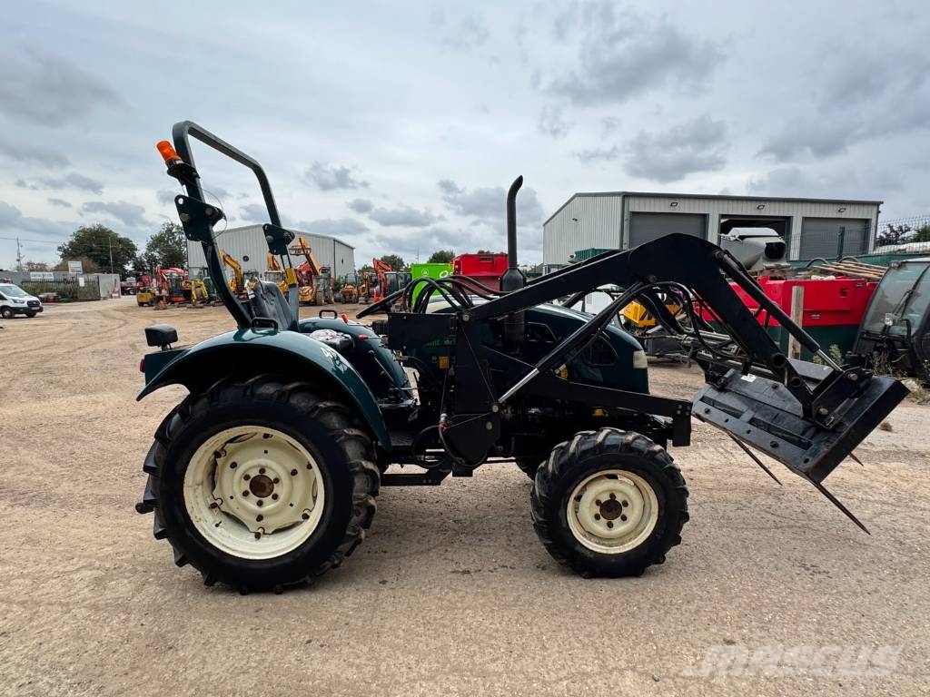 Shire Compact Traktorit