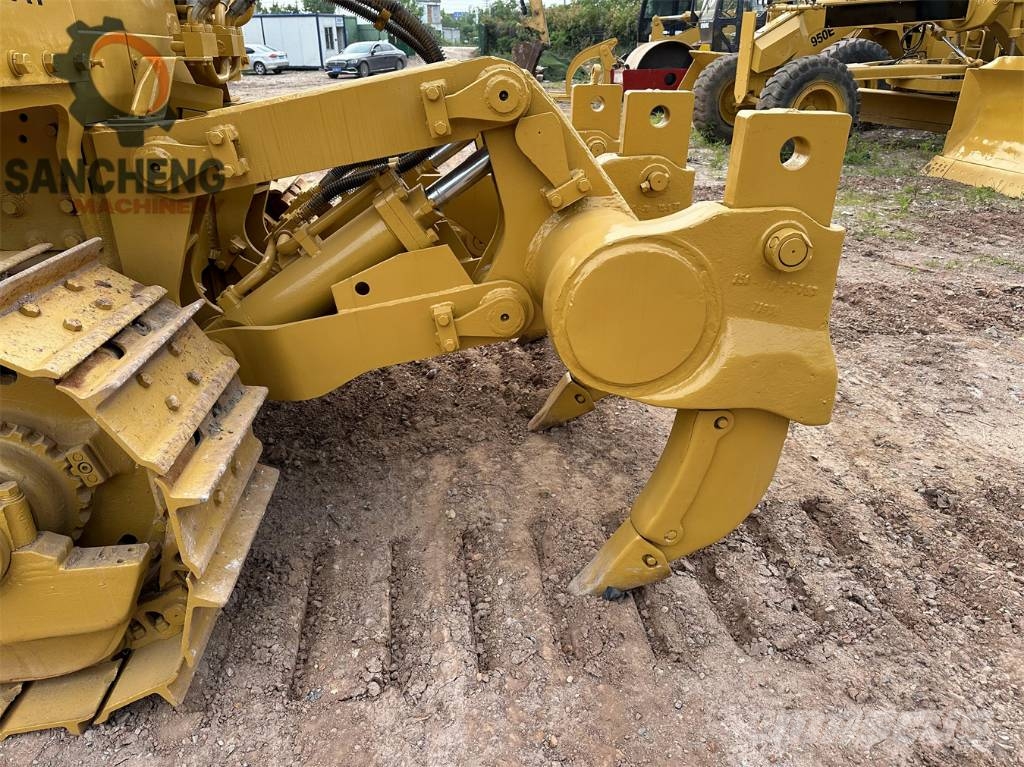 CAT D7G بلدوزرات مجنزرة