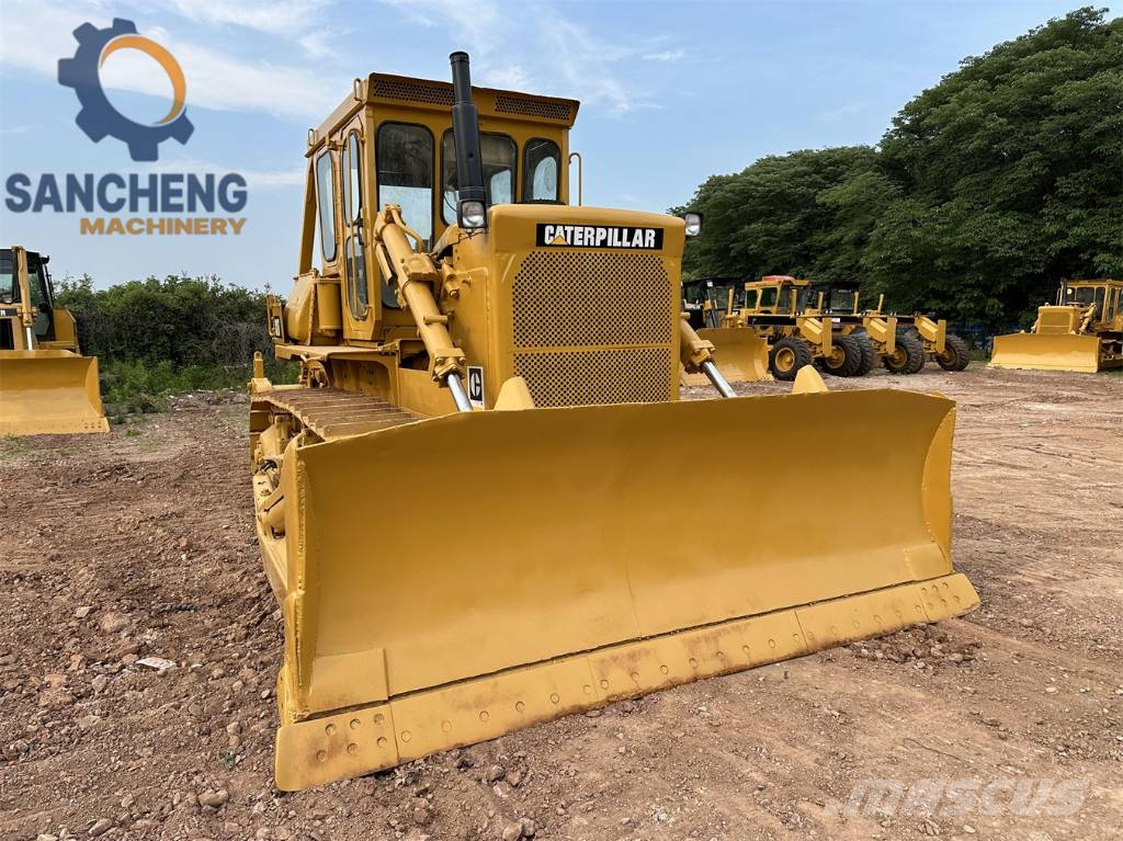 CAT D7G بلدوزرات مجنزرة