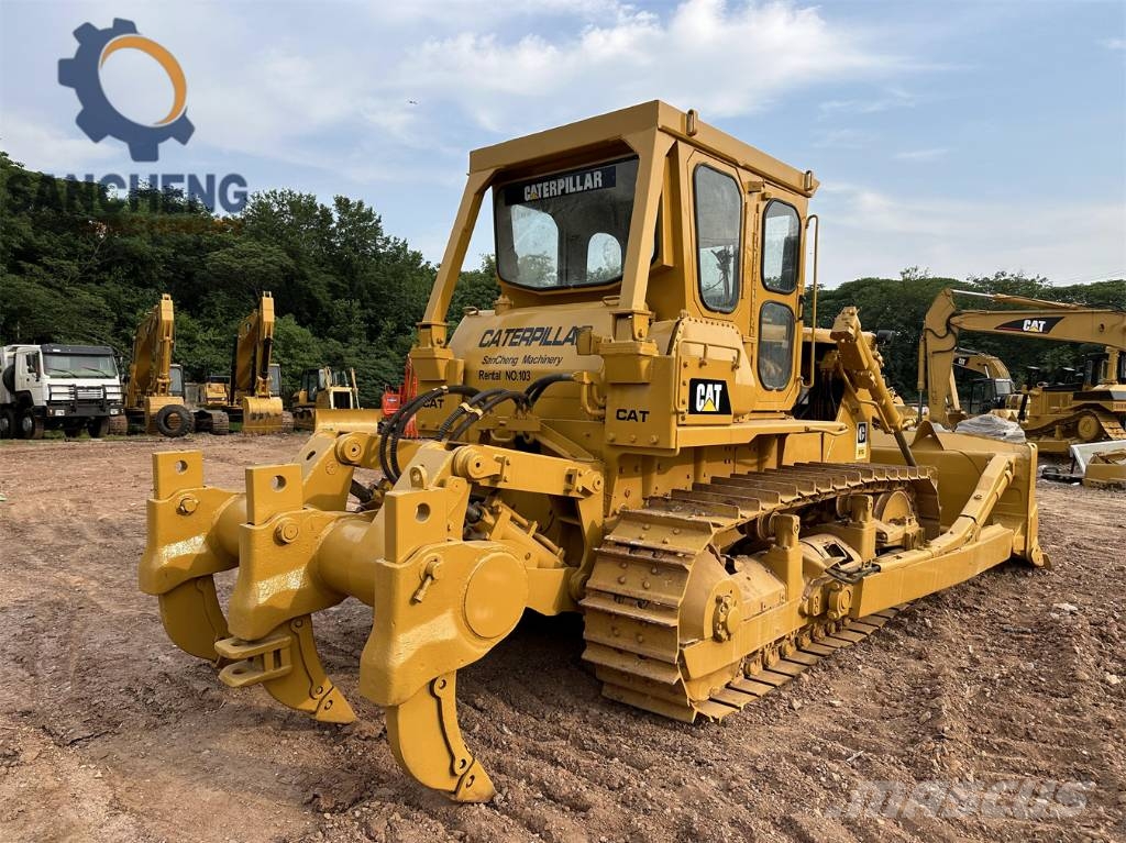 CAT D7G بلدوزرات مجنزرة