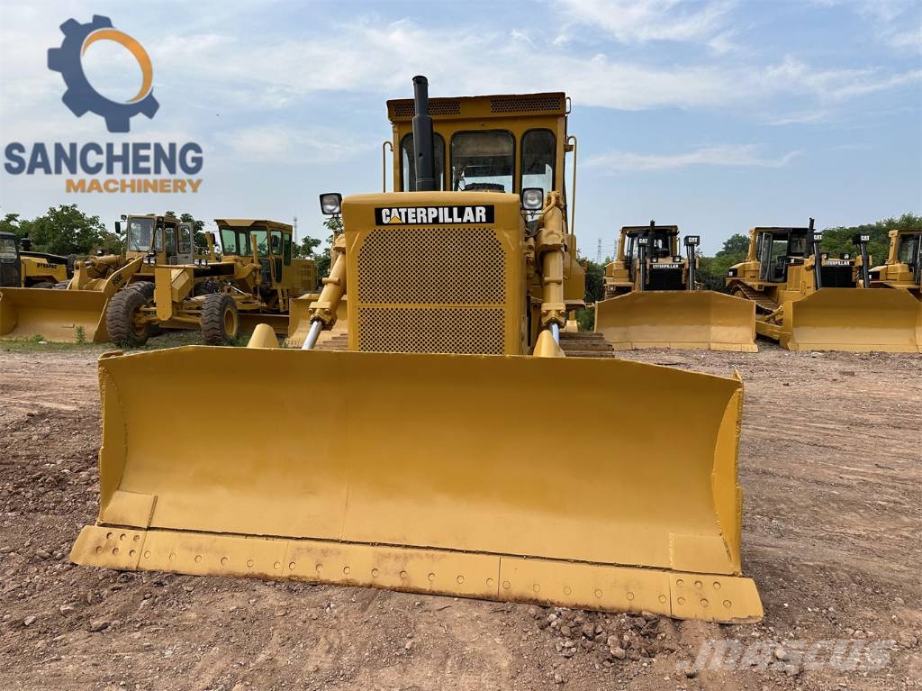 CAT D7G بلدوزرات مجنزرة