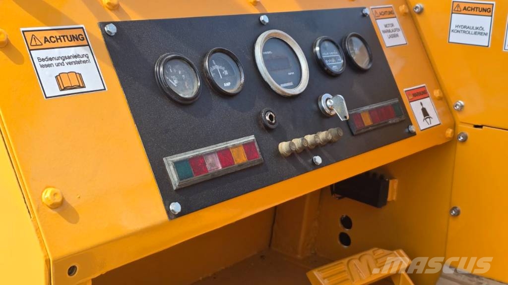 Morooka MST 800 E عربات نقل قلابة مجنزرة