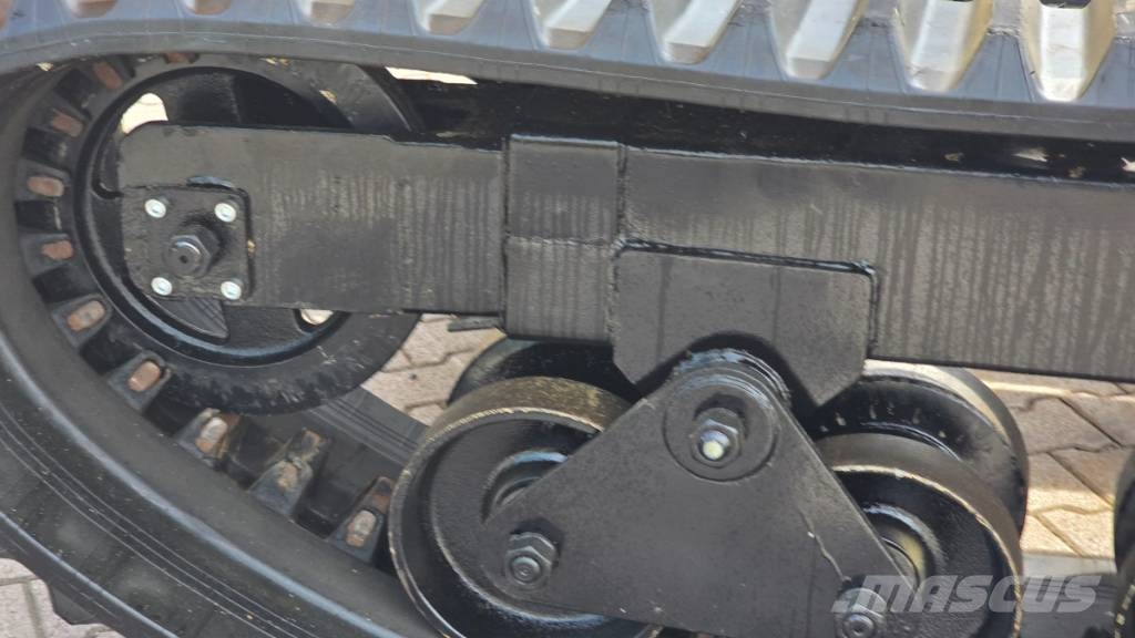 Morooka MST 800 E عربات نقل قلابة مجنزرة