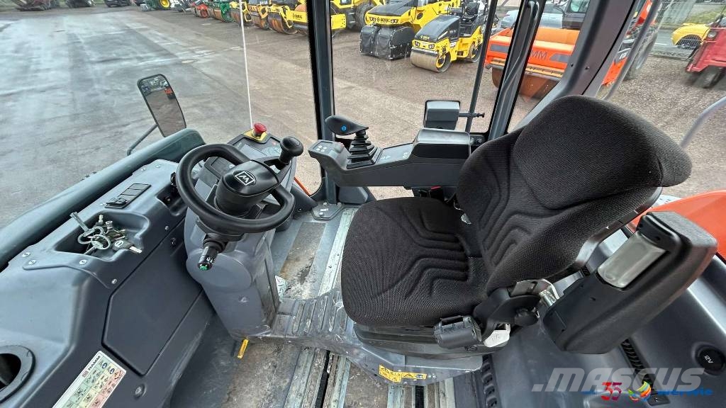 Hamm HP 180i Pneimatiskie veltņi