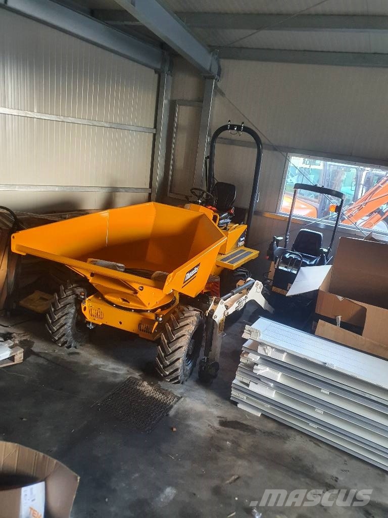 Thwaites 3 Tonne Power Swivel Minitractor de teren
