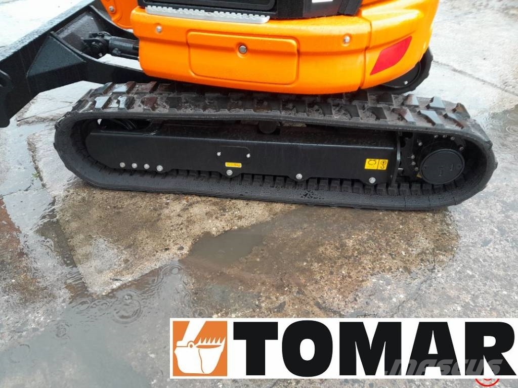 Lonking CDM 6025 履带挖掘机